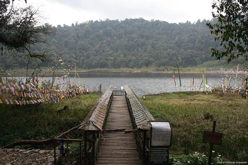 Foot bridge to Khecheolpalri Lake